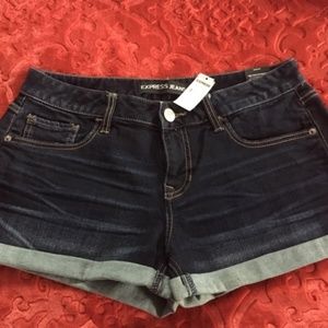 NWT - Express denim shorts size 6